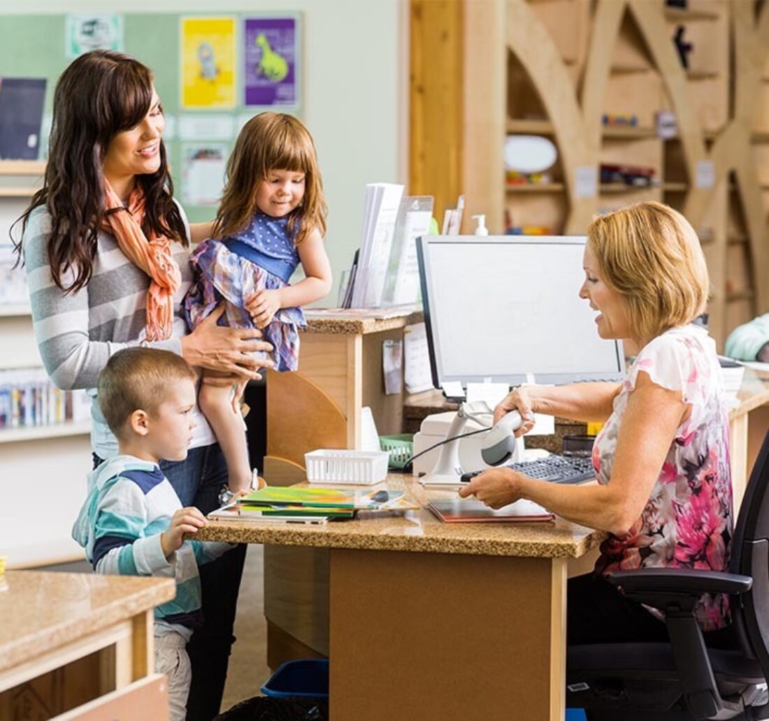 Book reservations at the library with a personalized card using the Badgy printer